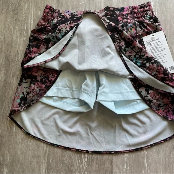 Lululemon Hotty Hot High-Rise Skirt LONG - Stencil Blossom Red Multi - Picture 5 of 9